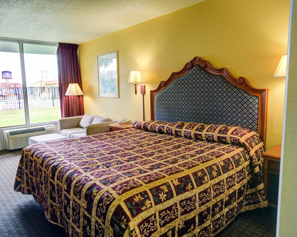University Inn Сан-Маркос Екстер'єр фото
